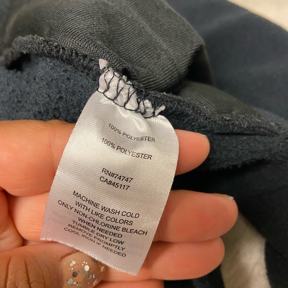 Bass Pro Shops boys L black fleece jacket - Picture 6 of 7